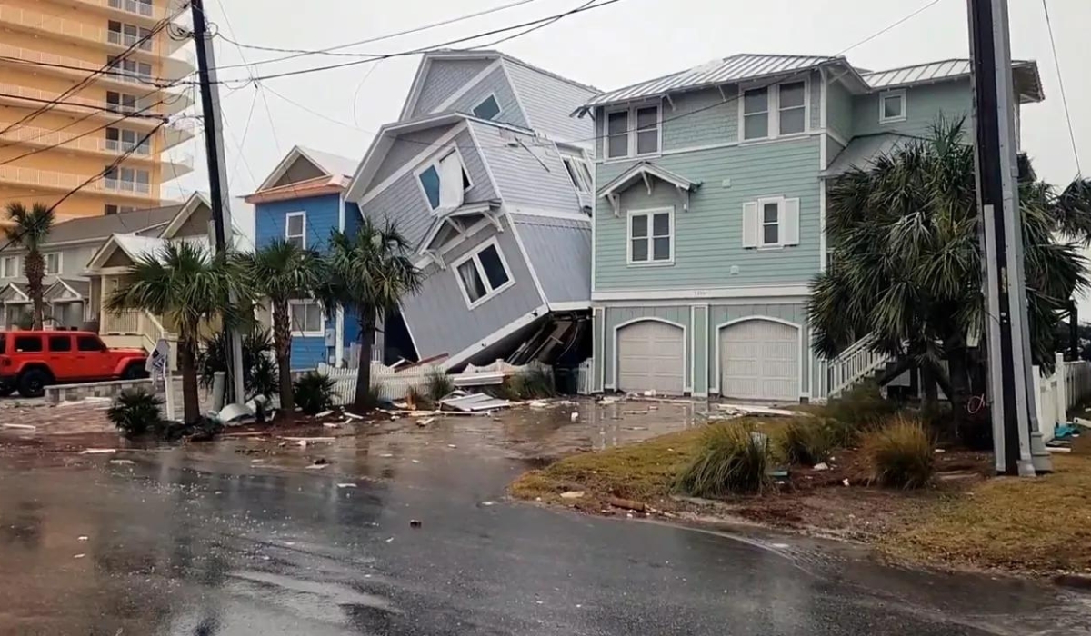 Severe storms across the US deliver tornadoes snow and flooding